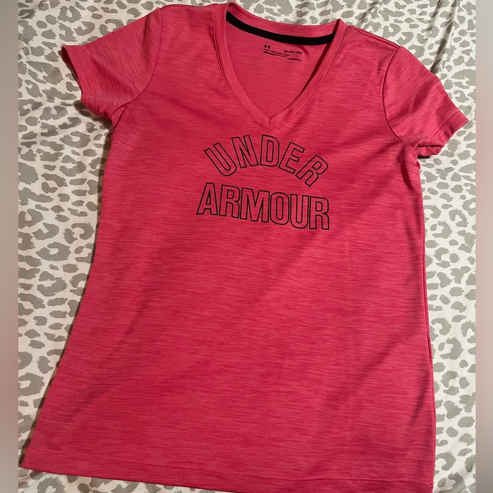 Like new Under Armour workout top